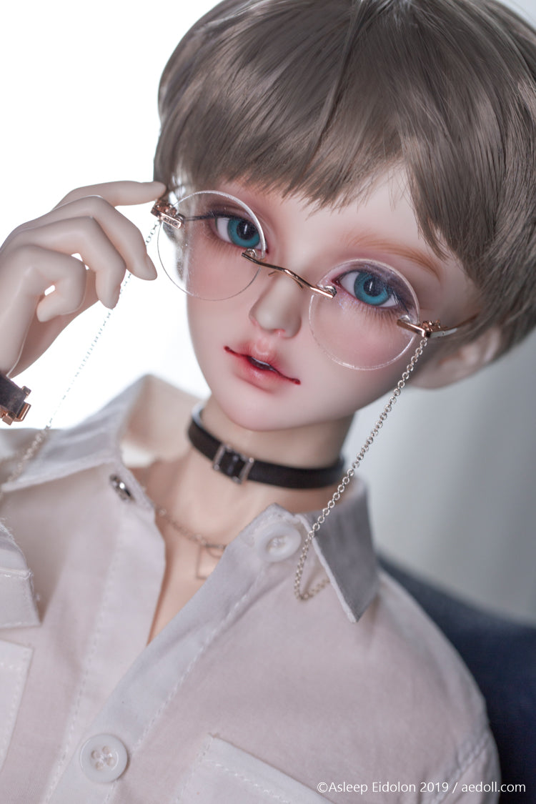 LYNN | PREORDER | DOLL