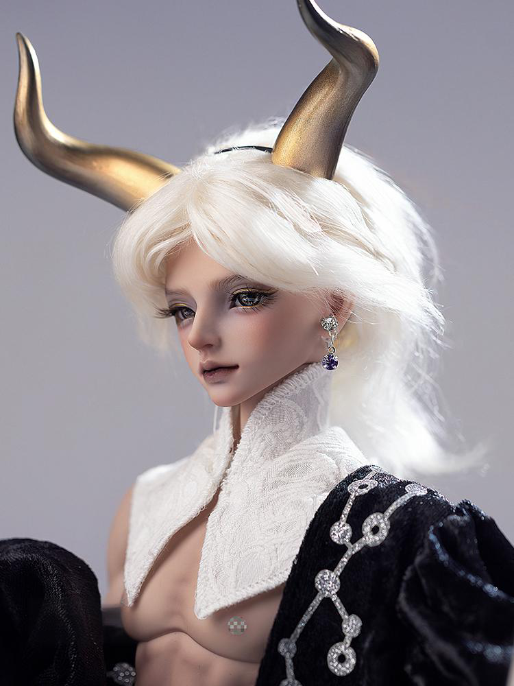 TAURUS | IN STOCK | DOLL
