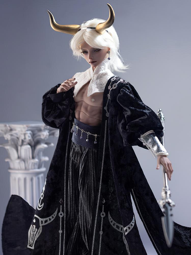 TAURUS | IN STOCK | DOLL