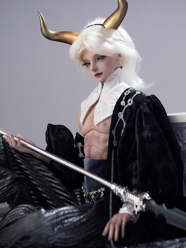 TAURUS | IN STOCK | DOLL